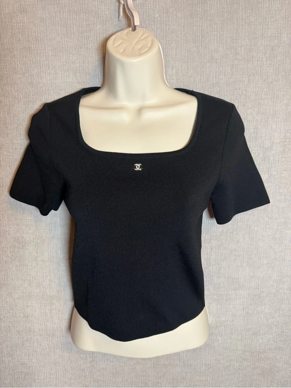 CHANEL elegant black